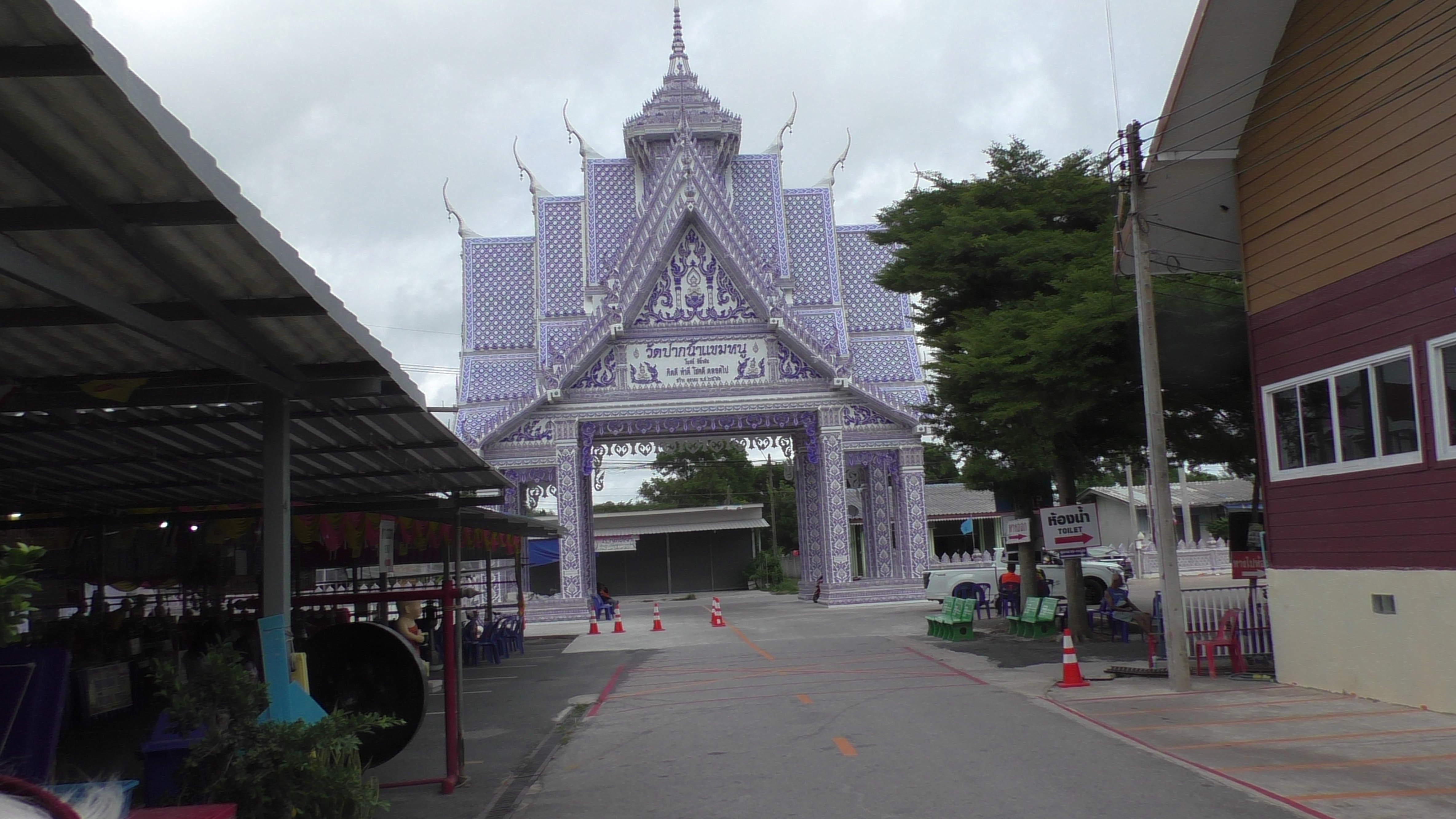 Wat Pak Nam Khaem Nu